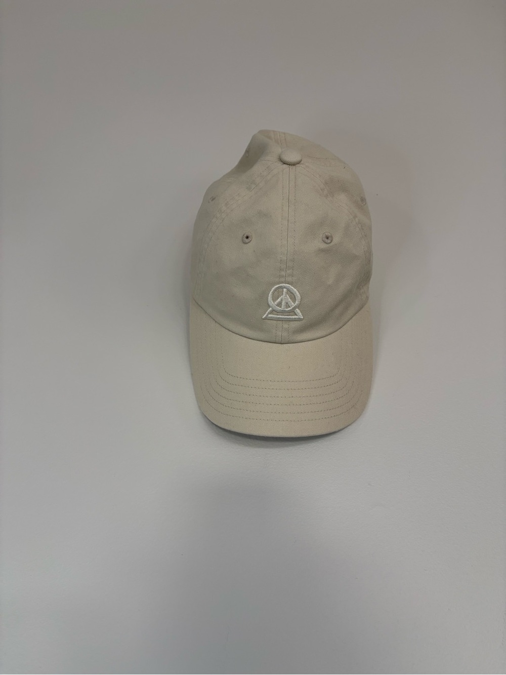 Peak Performance Beige Seasonal Artwork Cap